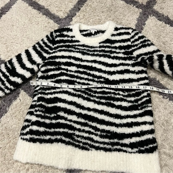 J. Crew Bouclé knit cozy fuzzy zebra pullover sweater - Picture 8 of 11